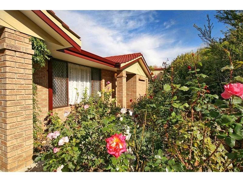 64 Amethyst Crescent, Mount Richon WA 6112