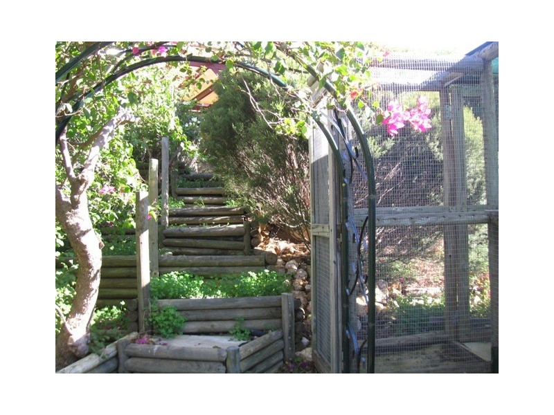 64 Amethyst Crescent, Mount Richon WA 6112