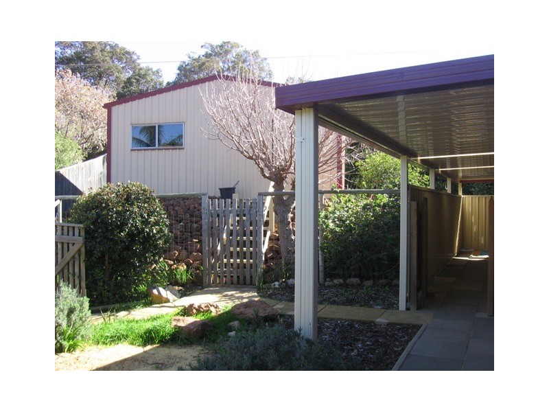 64 Amethyst Crescent, Mount Richon WA 6112