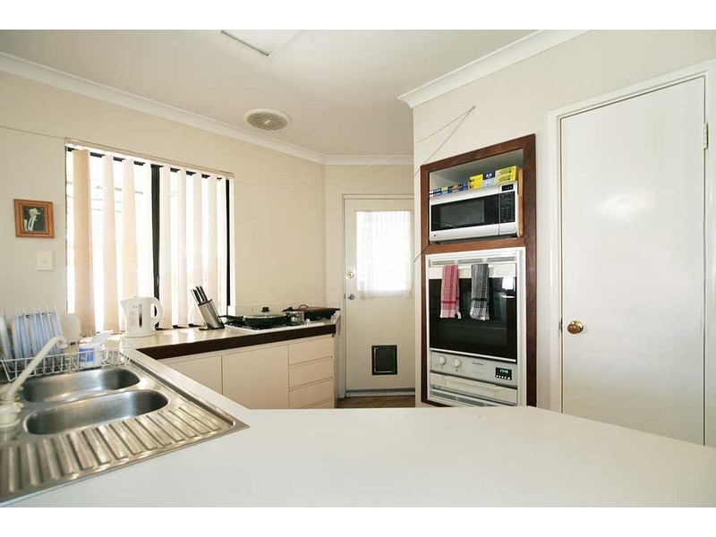 16 Leatherwood Way, Huntingdale WA 6110