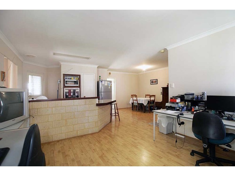 16 Leatherwood Way, Huntingdale WA 6110