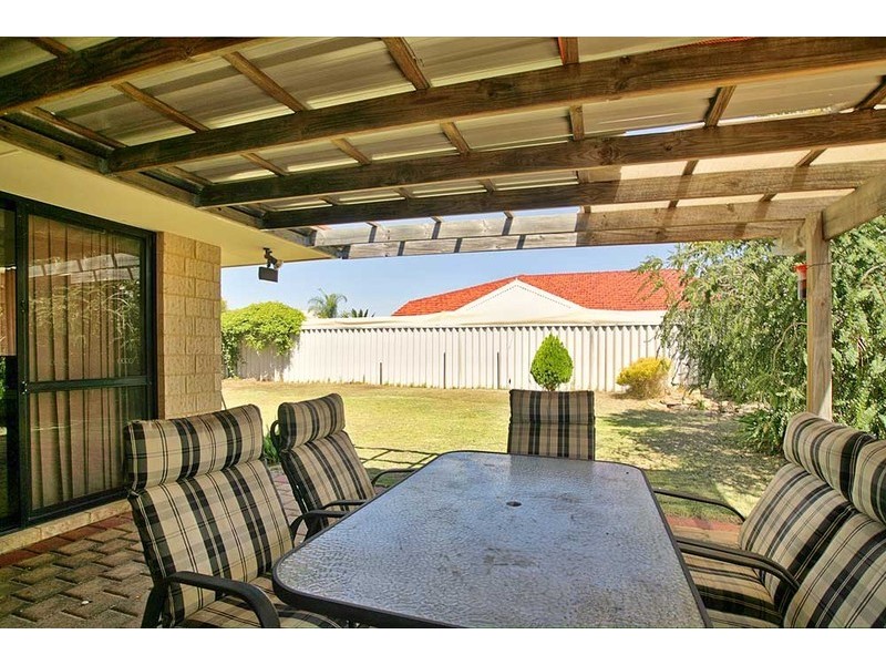 16 Leatherwood Way, Huntingdale WA 6110