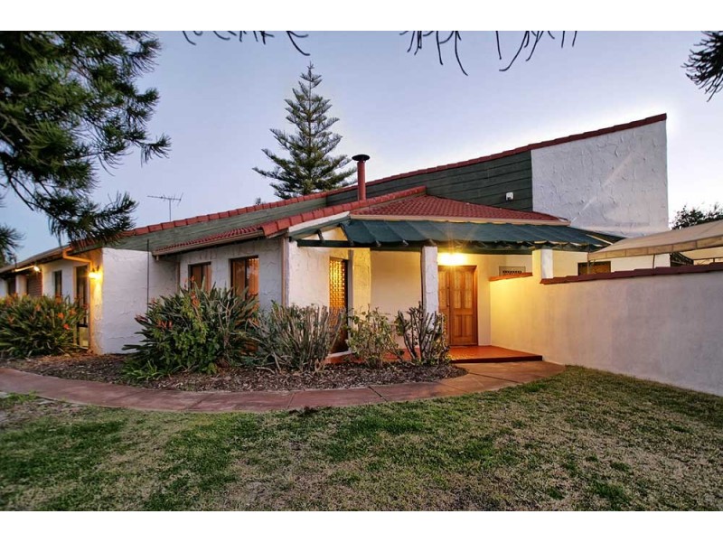 21 Chevalier Way, Thornlie WA 6108