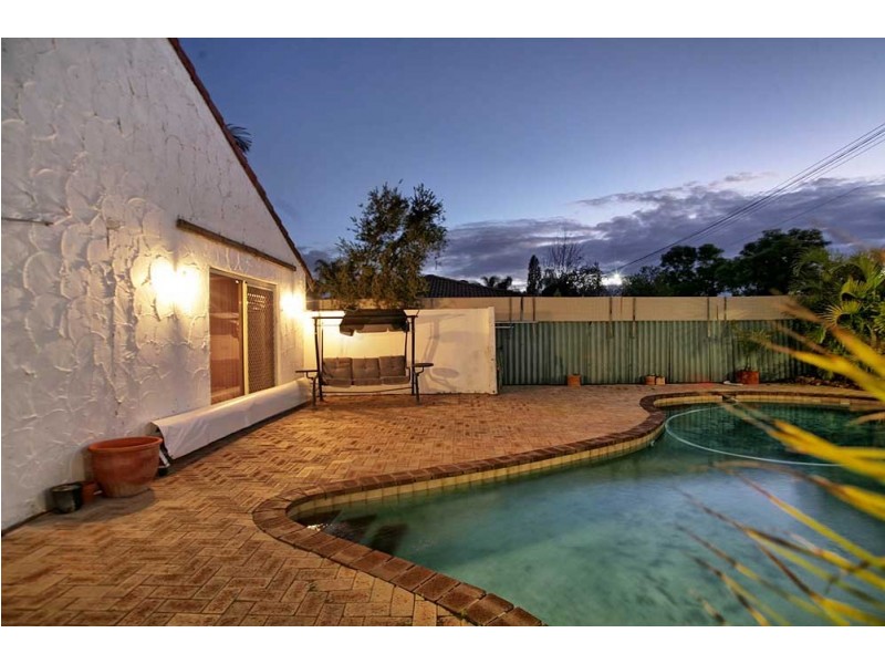 21 Chevalier Way, Thornlie WA 6108