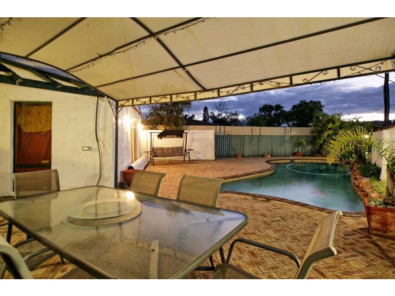 21 Chevalier Way, Thornlie WA 6108