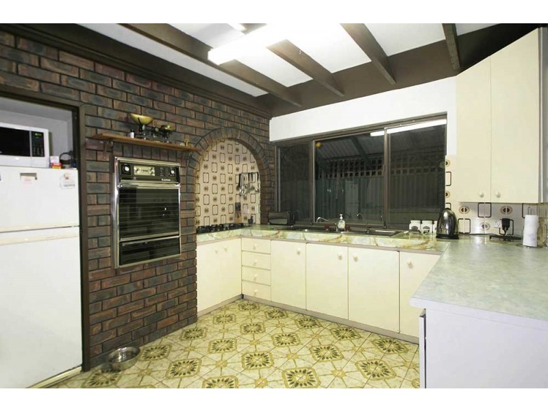 21 Chevalier Way, Thornlie WA 6108