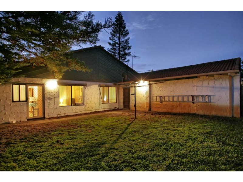 21 Chevalier Way, Thornlie WA 6108