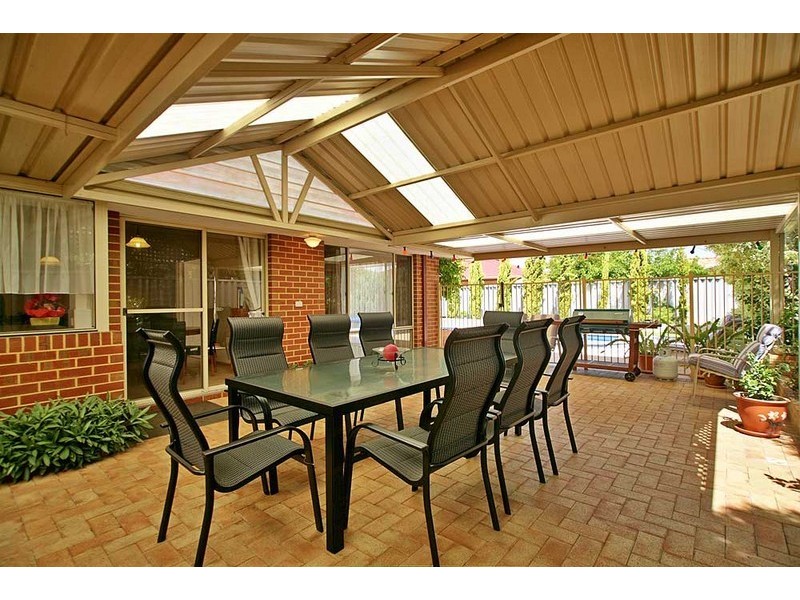 12 Sugarwood Drive, Thornlie WA 6108