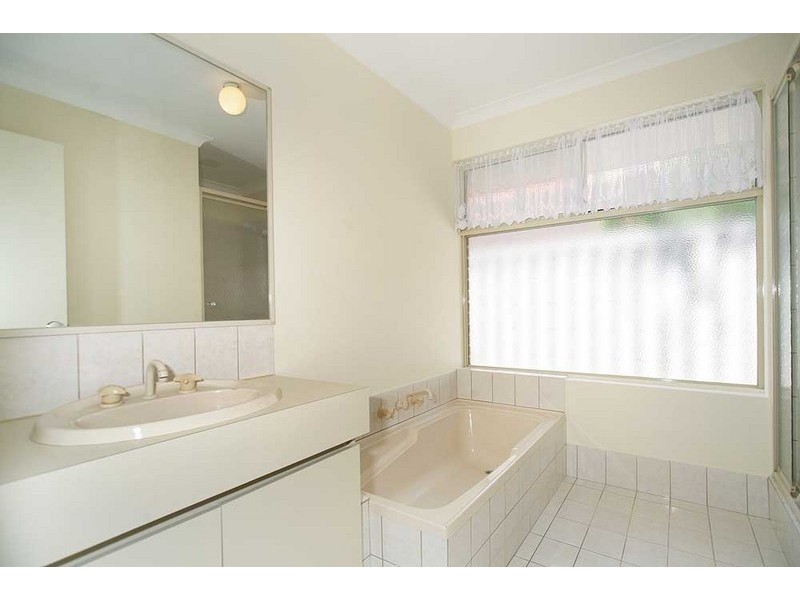 12 Sugarwood Drive, Thornlie WA 6108