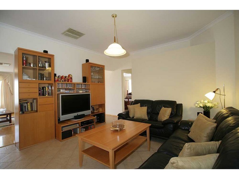 12 Sugarwood Drive, Thornlie WA 6108