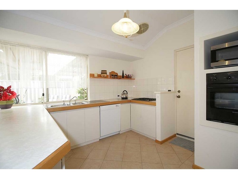 12 Sugarwood Drive, Thornlie WA 6108