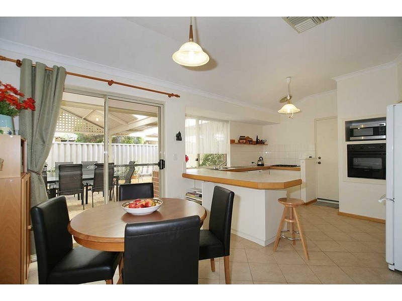 12 Sugarwood Drive, Thornlie WA 6108