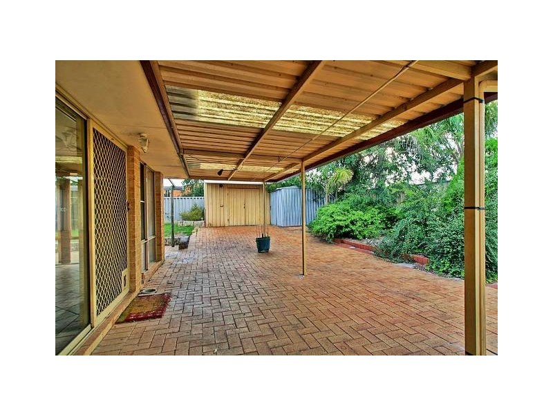 6 Irma Circle, Huntingdale WA 6110