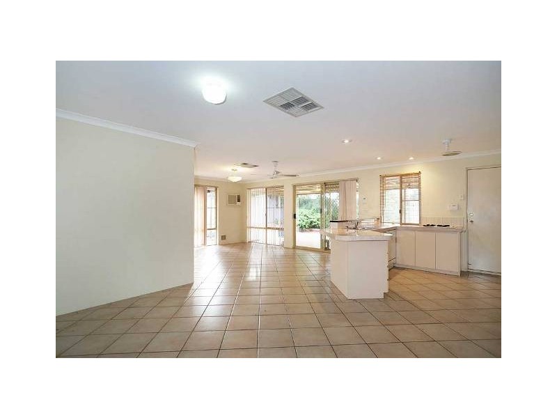 6 Irma Circle, Huntingdale WA 6110