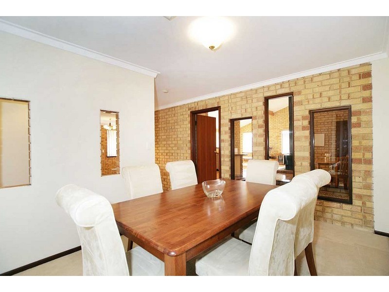 6 Gimlet Place, Thornlie WA 6108