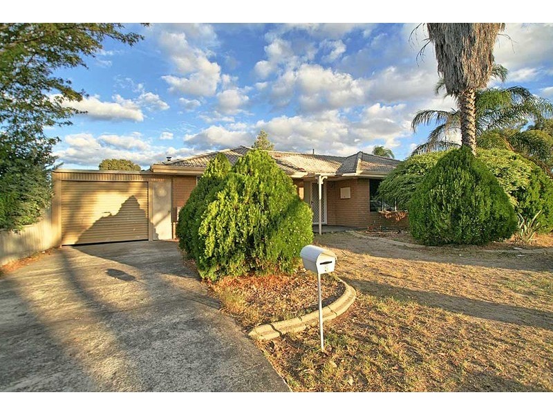 5 Dobell Street, Huntingdale WA 6110