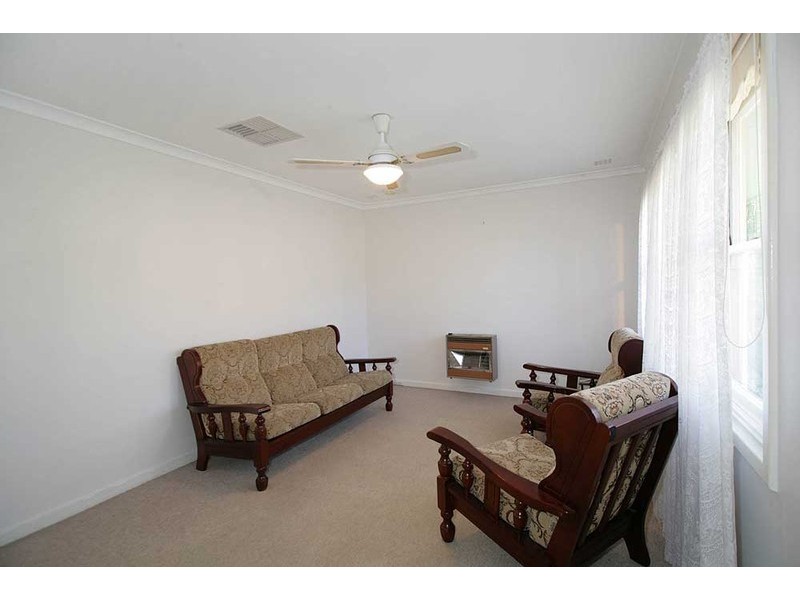 6 Meyrick Way, Langford WA 6147