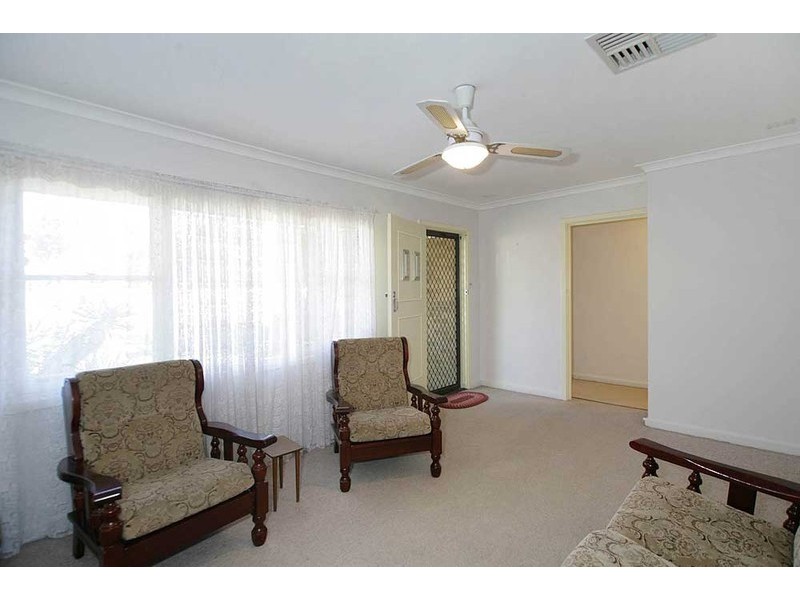 6 Meyrick Way, Langford WA 6147