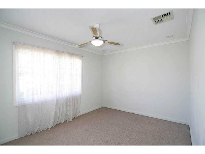 6 Meyrick Way, Langford WA 6147