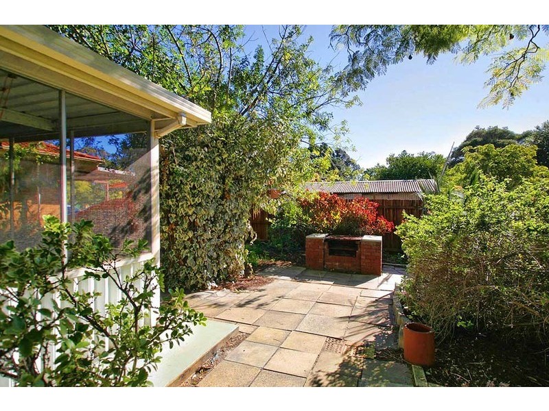 6 Meyrick Way, Langford WA 6147