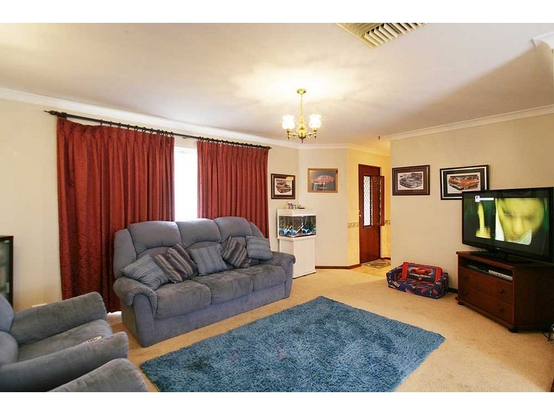 42 Huntingdale Road, Huntingdale WA 6110