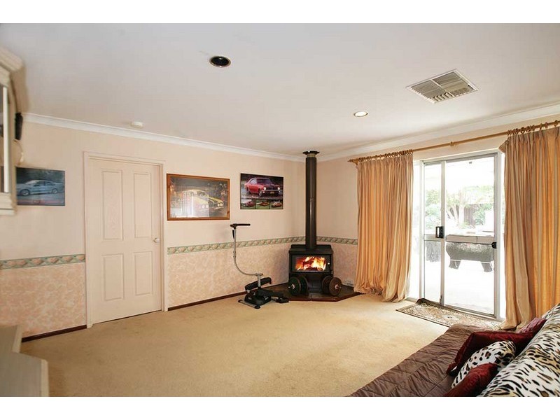 42 Huntingdale Road, Huntingdale WA 6110