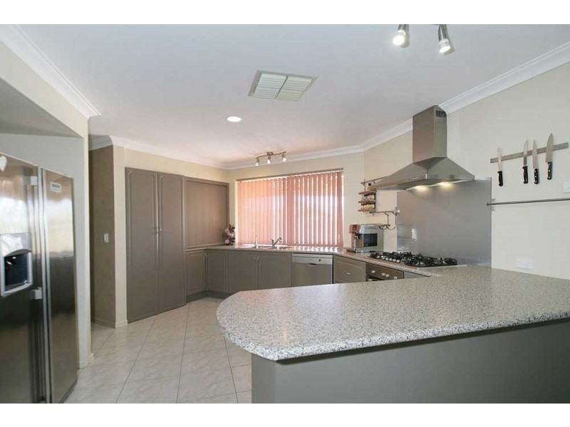 3 Boongala Cct, Canning Vale WA 6155