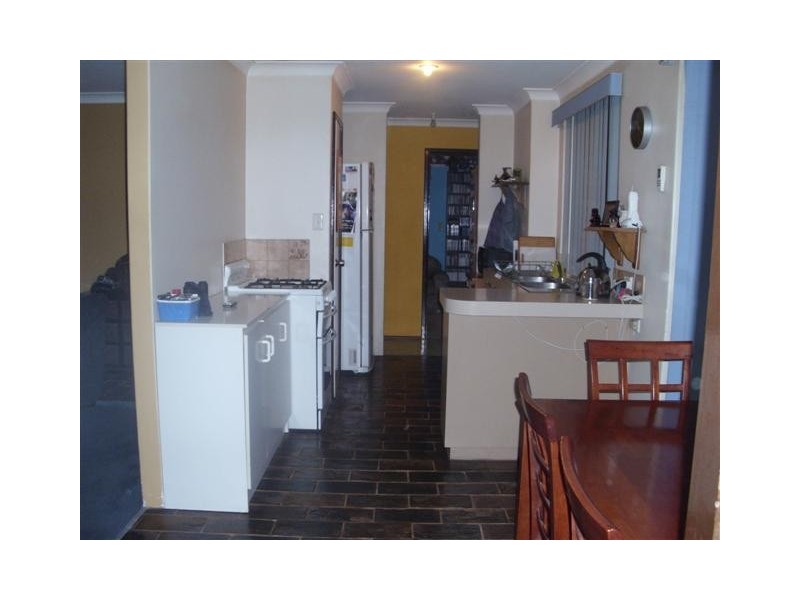 2 Golden Crescent, High Wycombe WA 6057