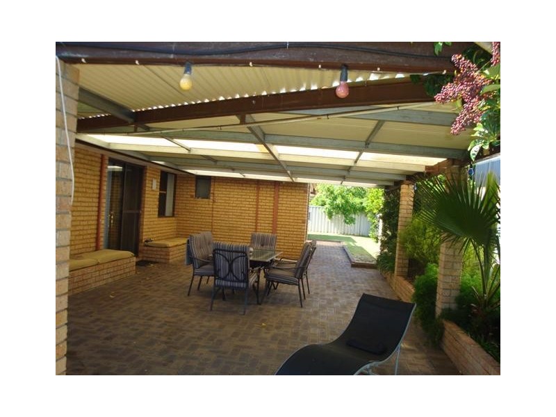 2 Golden Crescent, High Wycombe WA 6057