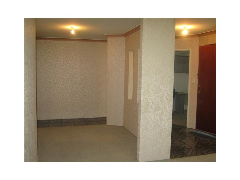 4 Aroona Way, Maddington WA 6109