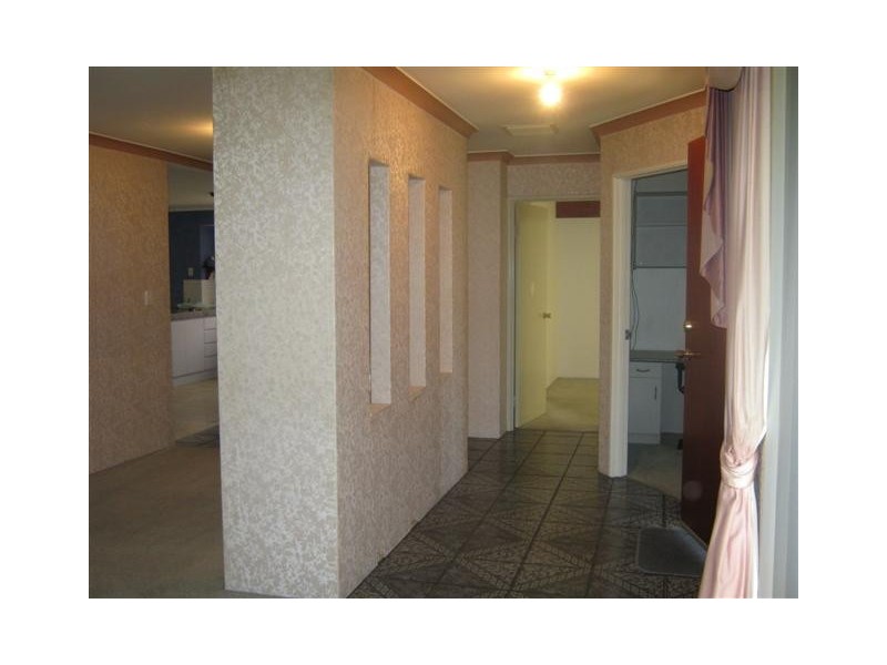 4 Aroona Way, Maddington WA 6109