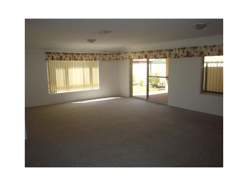 8 Oxburgh Link, Success WA 6164