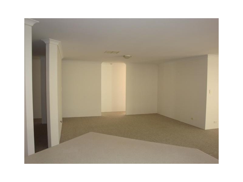 8 Oxburgh Link, Success WA 6164