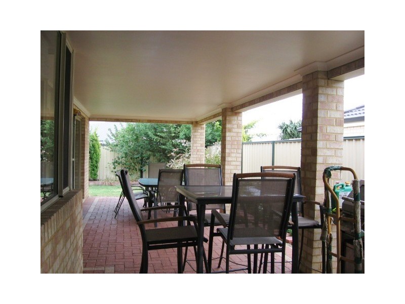 6 Oxburgh Link, Success WA 6164