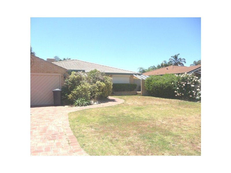 19 Forest Lakes Drive, Thornlie WA 6108