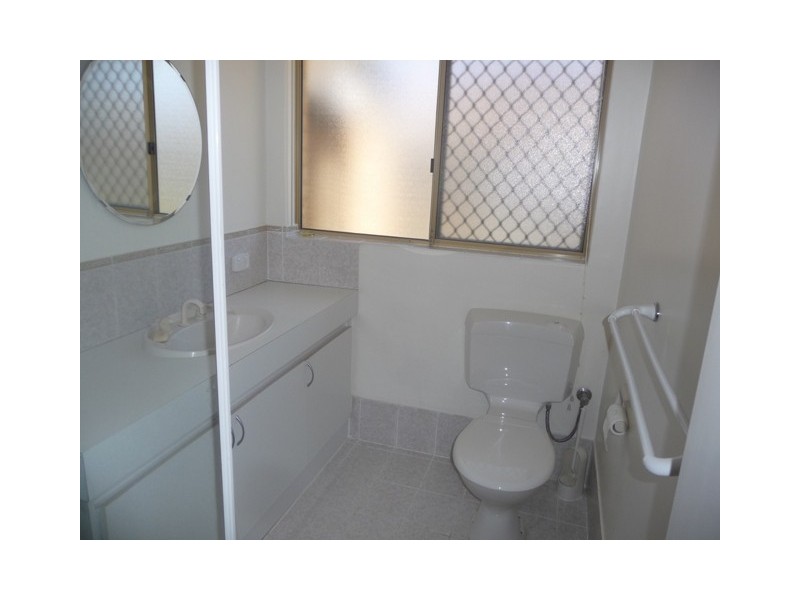 19 Forest Lakes Drive, Thornlie WA 6108