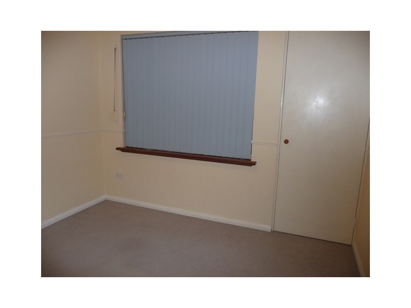 19 Forest Lakes Drive, Thornlie WA 6108