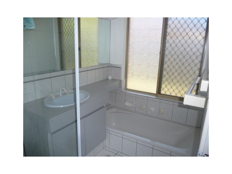 19 Forest Lakes Drive, Thornlie WA 6108