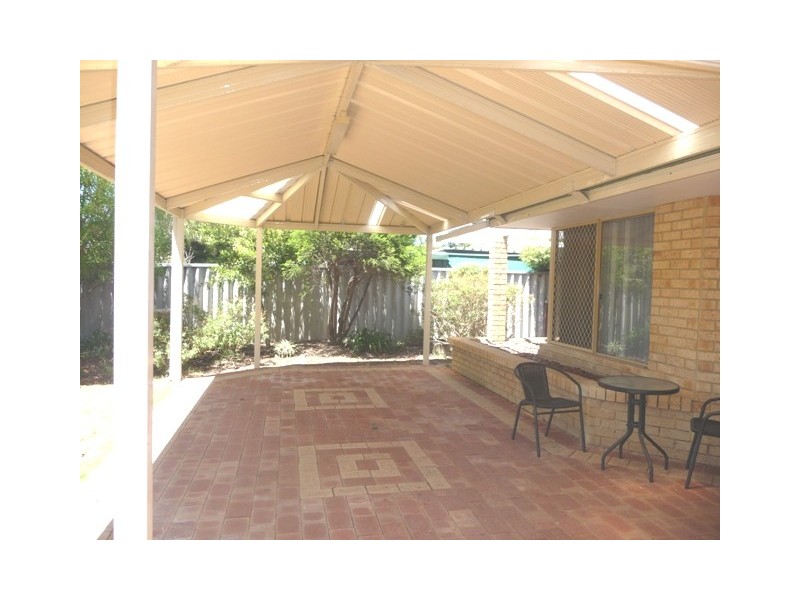 19 Forest Lakes Drive, Thornlie WA 6108