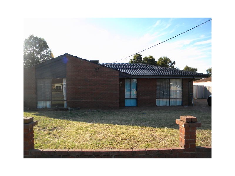 80 Greenway Avenue, Thornlie WA 6108