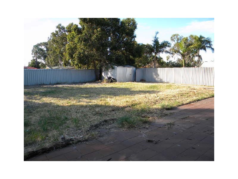 80 Greenway Avenue, Thornlie WA 6108