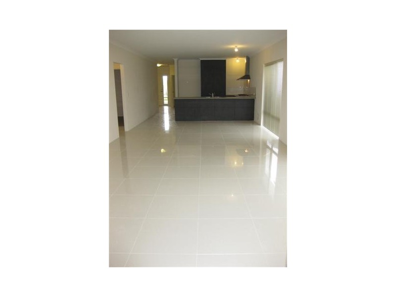 7 Roudnice Lane, Champion Lakes WA 6111