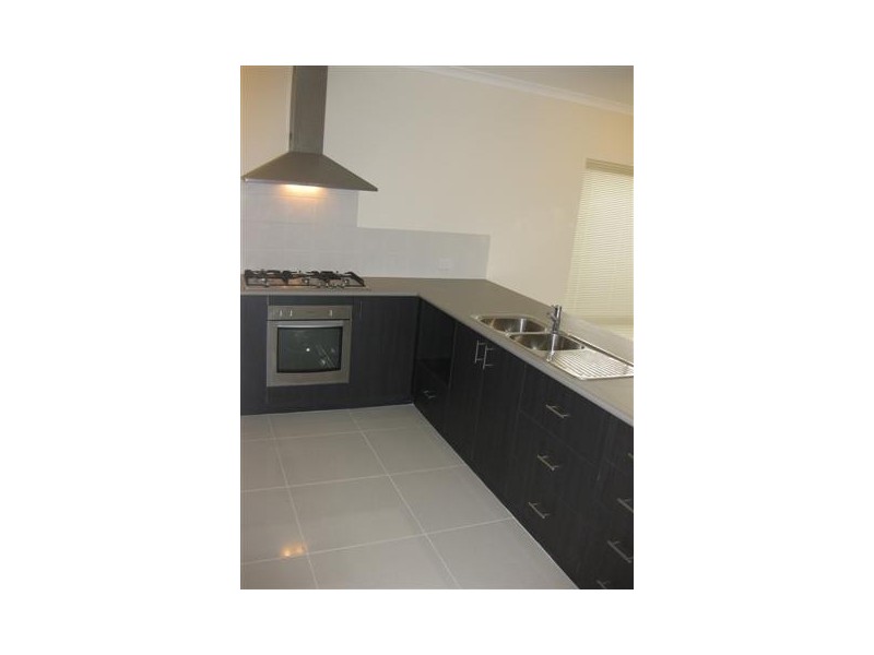 7 Roudnice Lane, Champion Lakes WA 6111