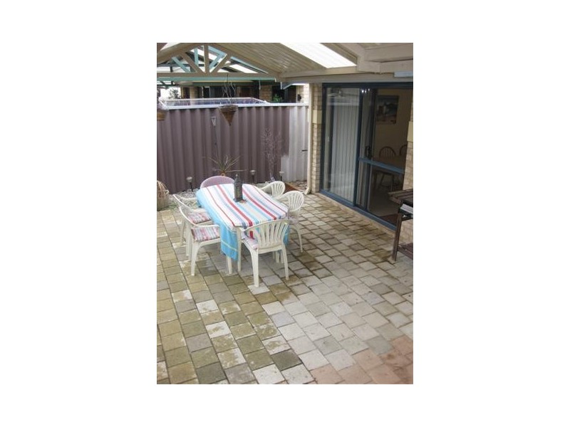 4 / 211 Brixton Street, Kenwick WA 6107