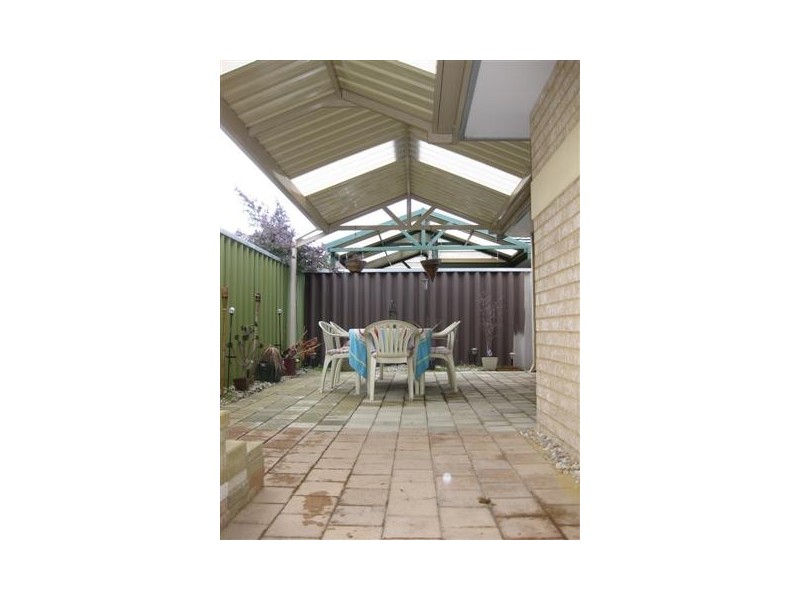 4 / 211 Brixton Street, Kenwick WA 6107