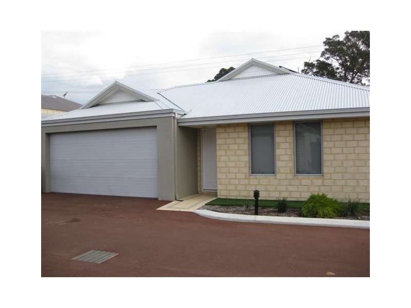 15/3 Mountain View, Kelmscott WA 6111