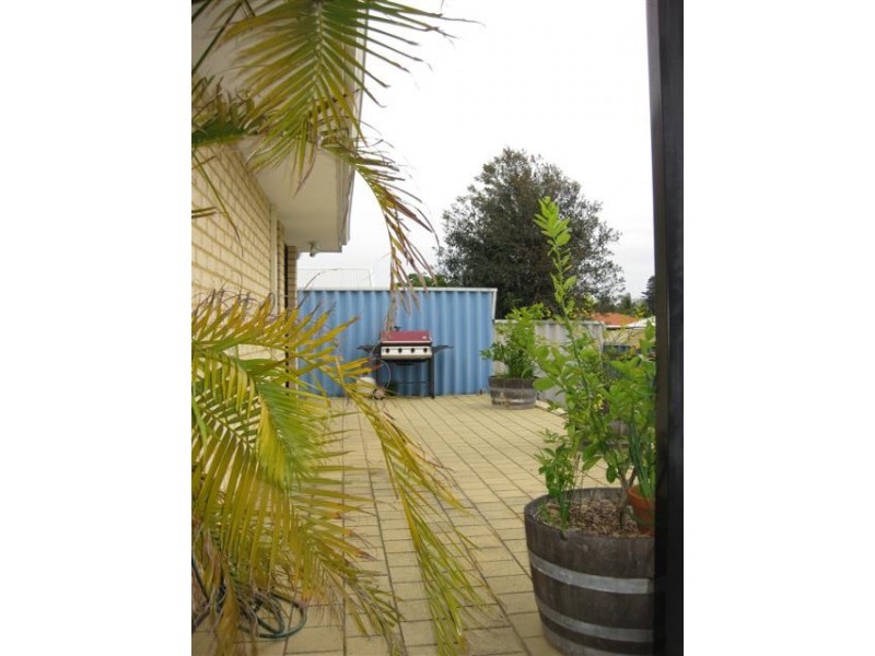 2 Cavenagh Court, Beckenham WA 6107