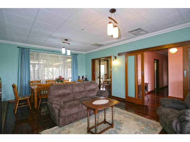 34 River Avenue, Maddington WA 6109