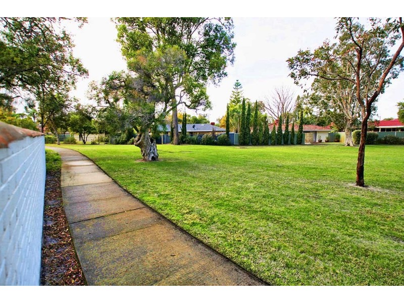 123 Regency Drive, Thornlie WA 6108