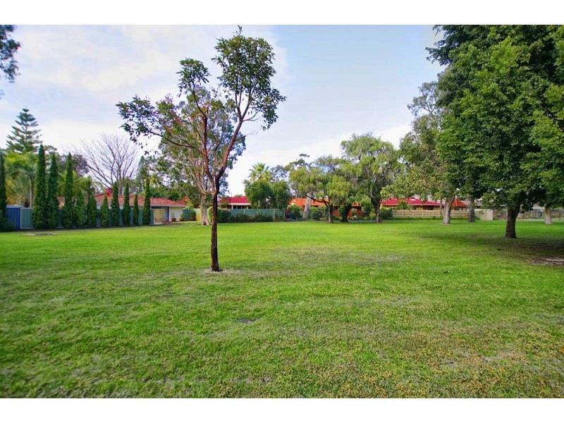 123 Regency Drive, Thornlie WA 6108